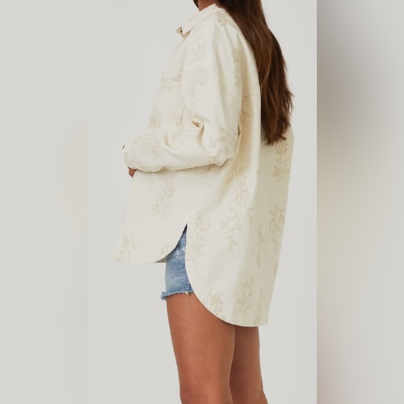 Love Stitch| Floral Embroidered Shacket - Picture 4 of 8